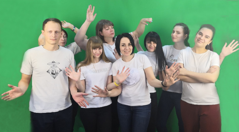 11 февраля - праздник у королевы гардероба: Белой Футболки.