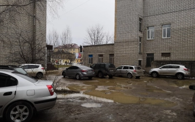 Выделение средств на ремонт придомовых территорий по Дворцовому переулку и ул. 25 октября д. 13 и 15