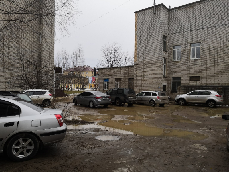 Выделение средств на ремонт придомовых территорий по Дворцовому переулку и ул. 25 октября д. 13 и 15