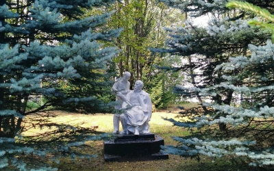 Сотрудники Вяземской механизированной дистанции инфраструктуры восстановили памятник К. Циолковскому