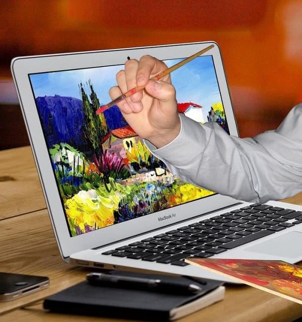 Мы ищем в команду увлеченного видеомонтажём творческого человека!