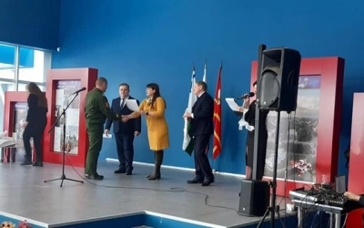 Церемония вручения почетных грамот военнослужащим Вяземского гарнизона состоялась в Культурно-выставочном центре г.Вязьмы.