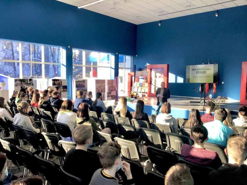 Информационно-мотивационная встреча по запуску проекта «Отряд особого назначения «Город воинской славы» состоялась в Культурно-выставочном центре.