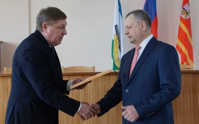 Почетной грамотой городского Совета депутатов награжден Вячеслав Иванович Алимов.