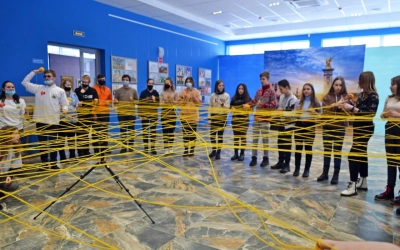 Оранжевая нить - символ акции 