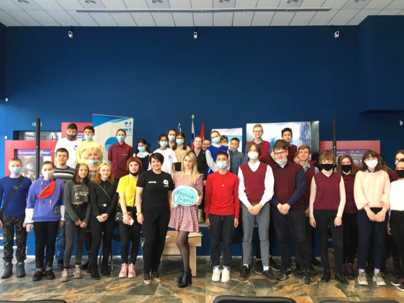 В Культурно-выставочном центре вновь прошла встреча школьников с интересными людьми.