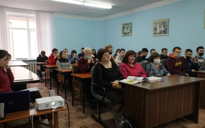 Презентация журнала «Атлас дружбы. Дороги Малой Родины: Портреты за один день» прошла 6 апреля в Вяземской Центральной районной библиотеке.