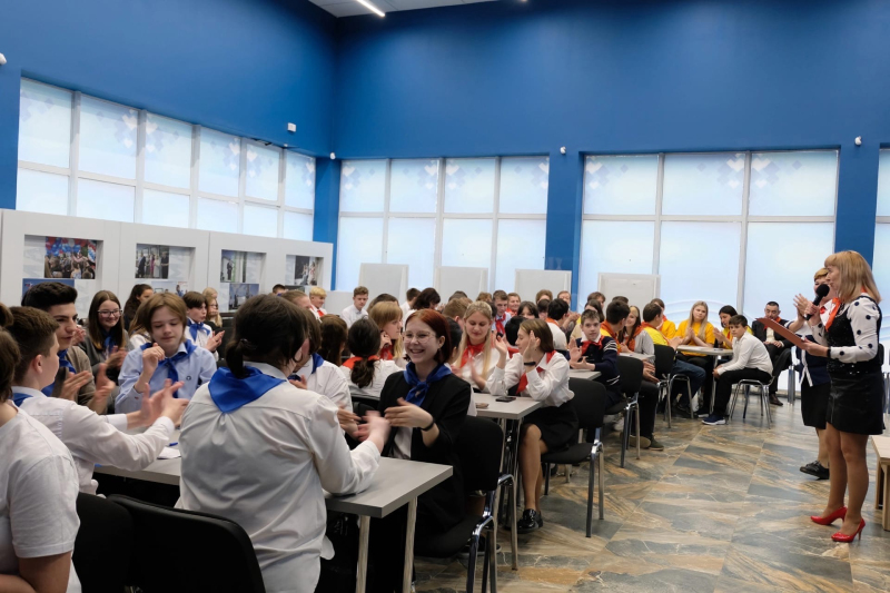 «Как повяжешь галстук, береги его….»