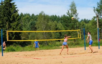 Новые площадки для игры в пляжный волейбол открылись на Русятке
