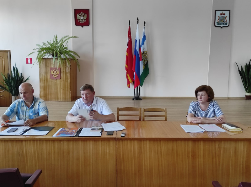 В большом зале Администрации прошло заседание Вяземского городского Совета депутатов