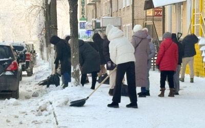 Масштабный снежный субботник в Вязьме