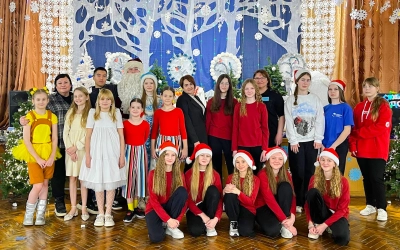 Учащиеся и волонтеры Вязьма-Брянской школы посетили Ново-Никольский детский дом-интернат