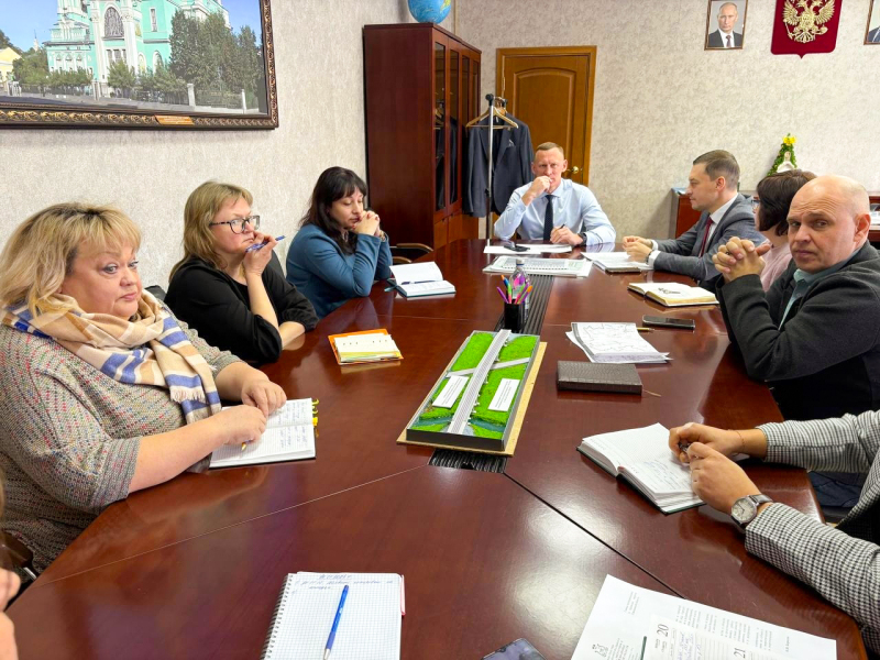 Глава Вяземского округа провел рабочее совещание с руководителями сельских комитетов