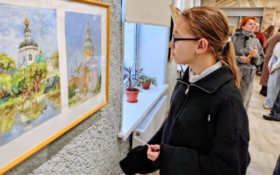 Выставка учебных работ воспитанников Детской художественной школы «Творчество юных» открылась в выставочном зале Вяземского историко-краеведческого музея