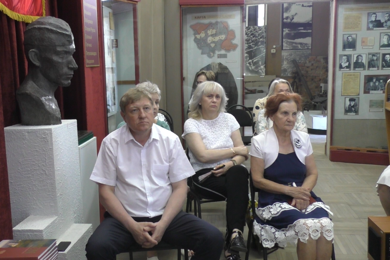 В Вязьме прошли памятные мероприятия, посвященные Дню партизан и подпольщиков