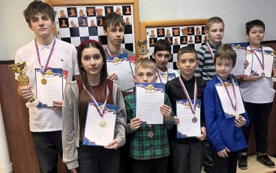 Турнир по шахматам, посвящённый Дню защитника Отечества, прошёл в детско-юношеском шахматном клубе Вязьмы 20–21 февраля.