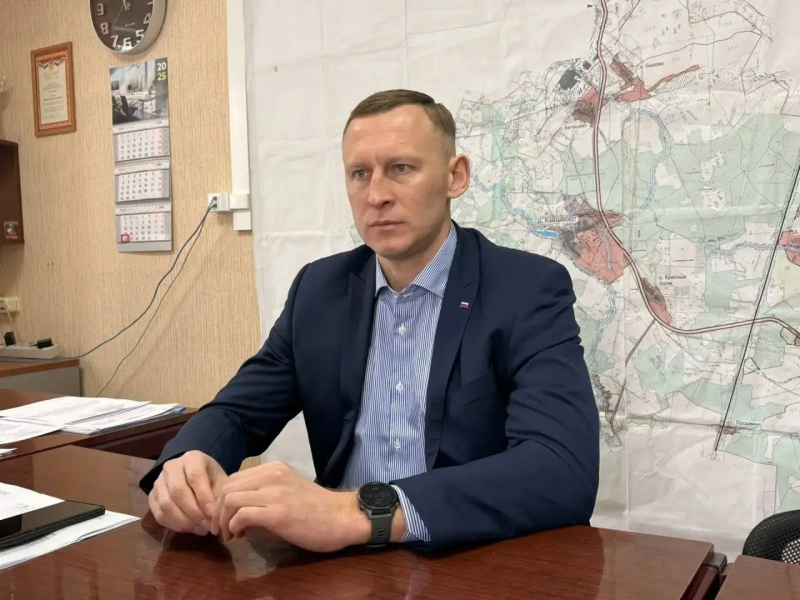 Глава Вяземского округа Олег Смоляков с рабочим визитом посетил деревню Кайдаково.