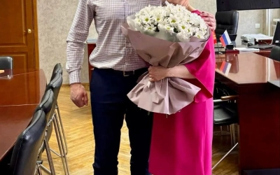 Глава Вяземского округа Олег Смоляков поздравил с юбилеем нашего специалиста, профессионала своего дела, ответственного за дошкольное образование Вяземского округа - Ольгу Алексееву.