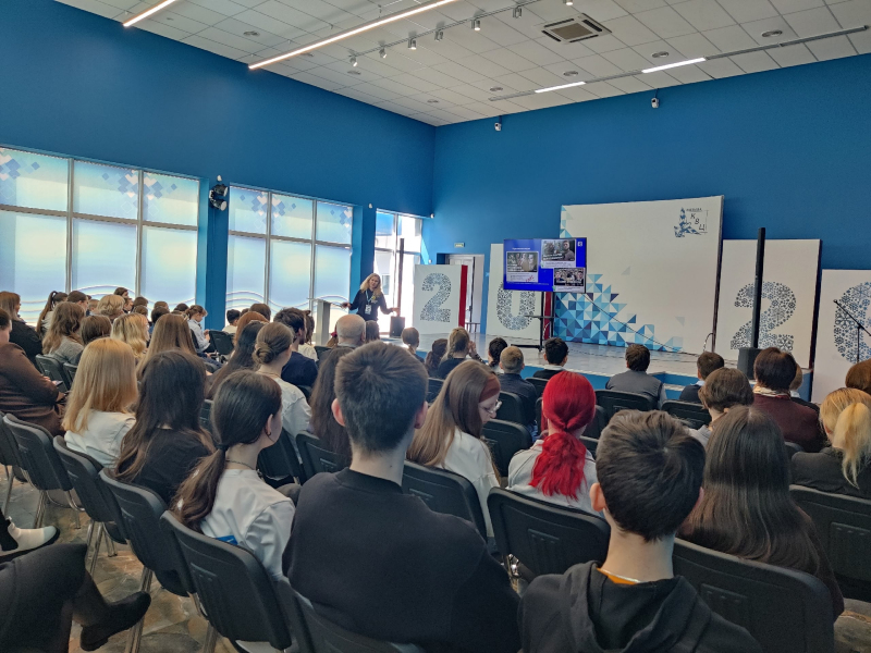 В рамках проекта общества «Знание» в Культурно-выставочном центре 13 марта прошли лекции от кураторов общества.