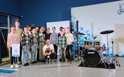 Ударный вечер в Вязьме! Динамично, мощно, зрелищно прошел концерт Музыкального проекта DENozaur в Культурно-выставочном центре Вязьмы в пятницу, 13 марта.