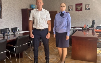 Глава Вяземского округа Олег Смоляков провел рабочую встречу с руководителем Вяземского межрайонного следственного отдела Следственного комитета России Натальей Моториной.