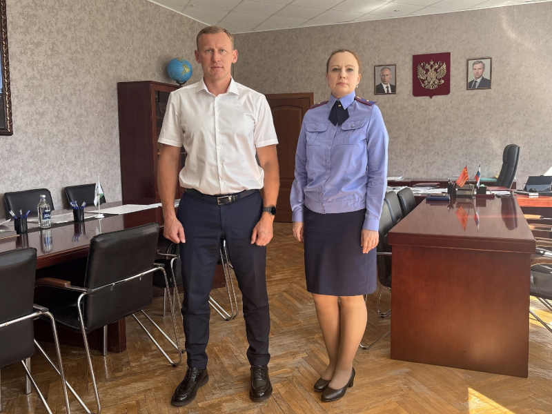 Глава Вяземского округа Олег Смоляков провел рабочую встречу с руководителем Вяземского межрайонного следственного отдела Следственного комитета России Натальей Моториной.