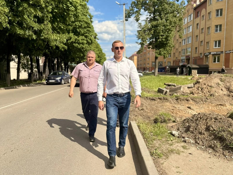 Глава Вяземского округа Олег Смоляков провел рабочее совещание с подрядными организациями