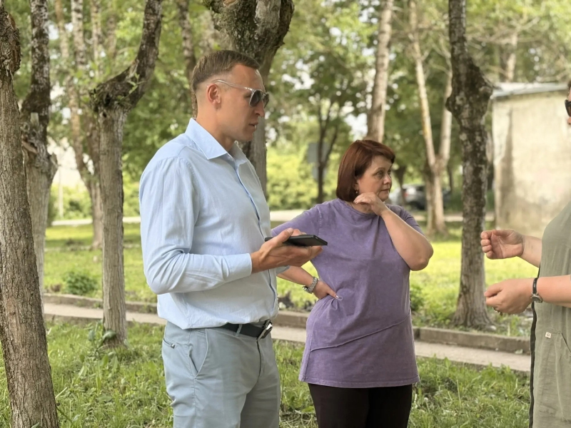Монтаж детской площадки в микрорайоне Юбилейный на финишной прямой