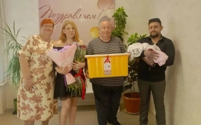 Поддержка молодых родителей: «Подарок новорожденному» получила семья из Вяземского округа
