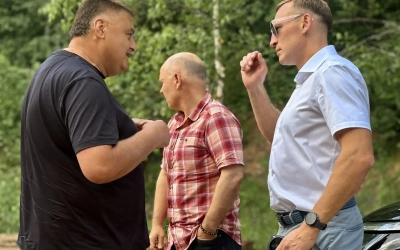 Глава округа Олег Смоляков проконтролировал ремонт автомобильных дорог в сельской местности Вяземского округа