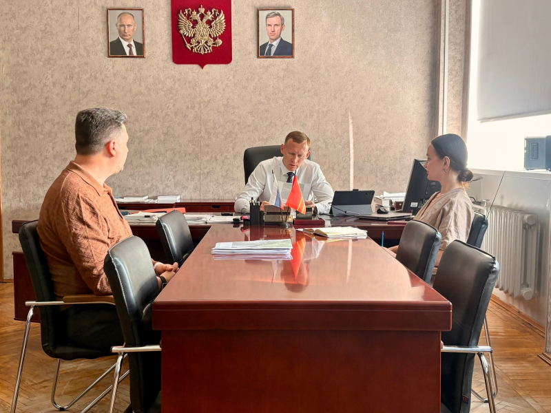 Олег Смоляков встретился с директором «Вода Смоленска»