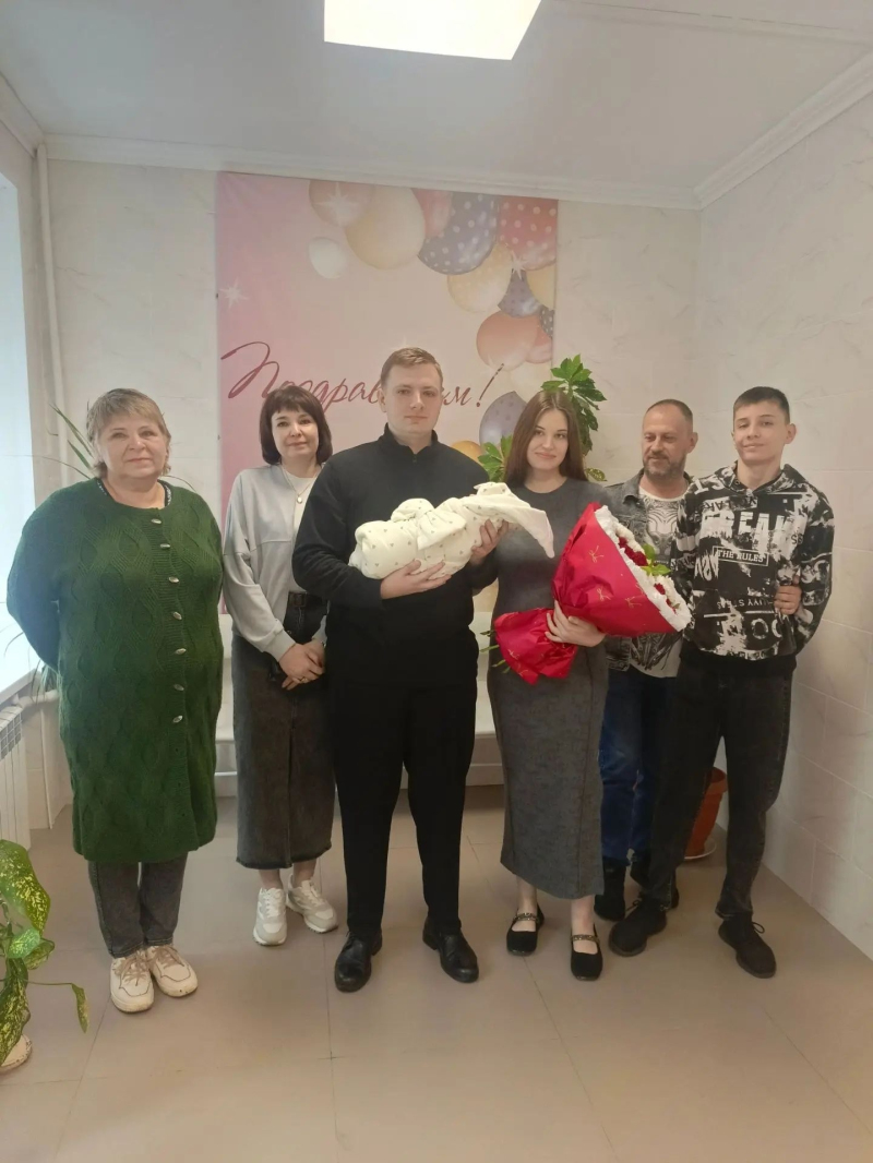 Вяземские новорожденные продолжают получать подарки