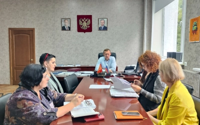 Глава Вяземского Олег Смоляков провел заседание комиссии по жилищным вопросам