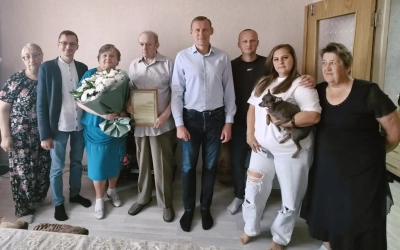 Полвека любви и верности: Олег Смоляков поздравил семью Лоськовых с золотой свадьбой