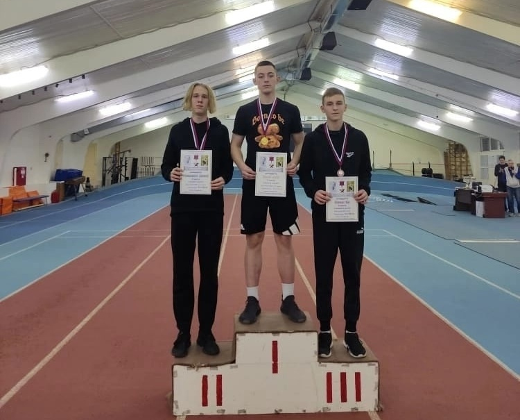 Вязьмичи показали отличные результаты на межмуниципальных соревнованиях по легкоатлетическим прыжкам