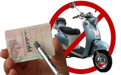 Сотрудники отделения Госавтоинспекции МО МВД России «Вяземский» обращаются к родителям