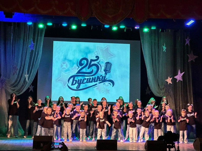 Образцовой студии эстрадного пения 