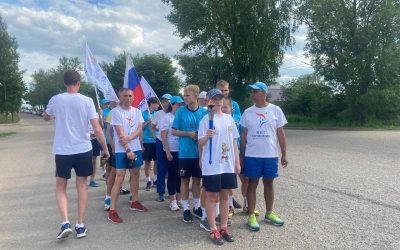 Бегуны-марафонцы, участники Международной факельной эстафеты «Бег Гармонии» в Вязьме!