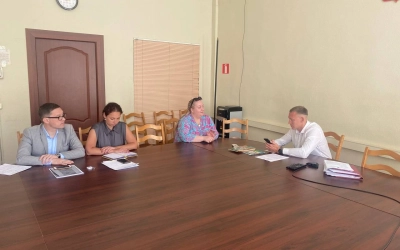 Прием граждан по личным вопросам 1 июля провел и.п.Главы Вяземского района Олег Смоляков