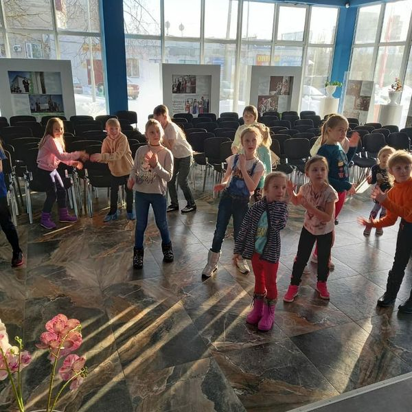 Сегодня 14 февраля, в КВЦ прошла танцевально- развлекательная программа для детей 