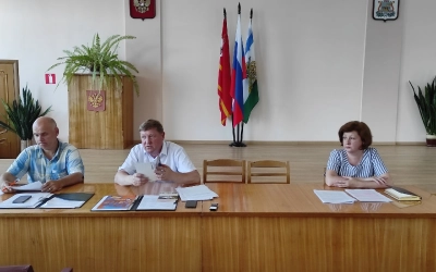 В большом зале Администрации прошло заседание Вяземского городского Совета депутатов