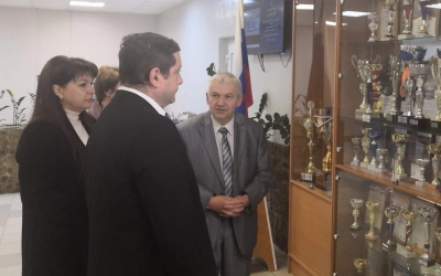 Губернатор Смоленской области Алексей Островский посетил новый технопарк «Кванториум»