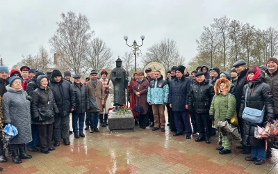 Памятник царю Борису Годунову был открыт 27 октября на Набережной реки Вязьмы