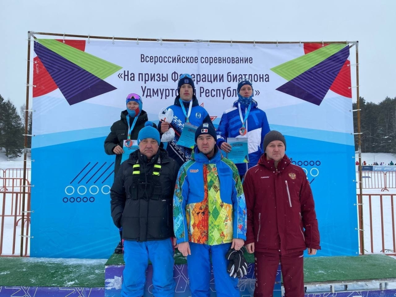 Среди призеров всероссийских соревнований по биатлону - вязьмич Александр Панченко!