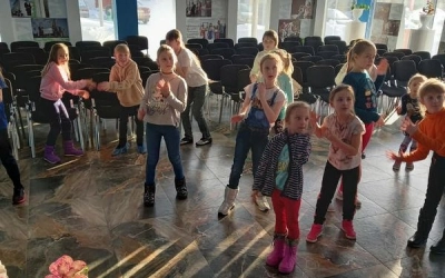 Сегодня 14 февраля, в КВЦ прошла танцевально- развлекательная программа для детей 